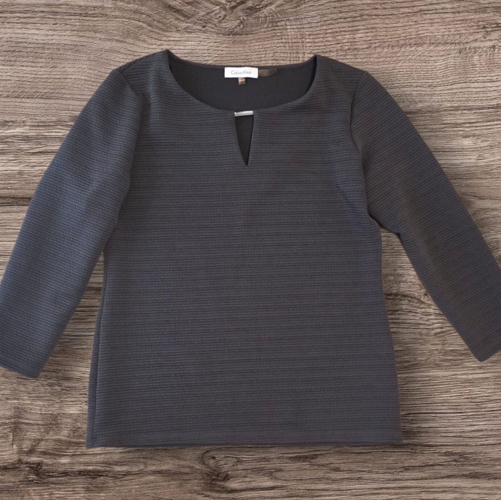 Calvin Klein Women's 3/4 Sleeve Ribbed Dress Shirt - Medium